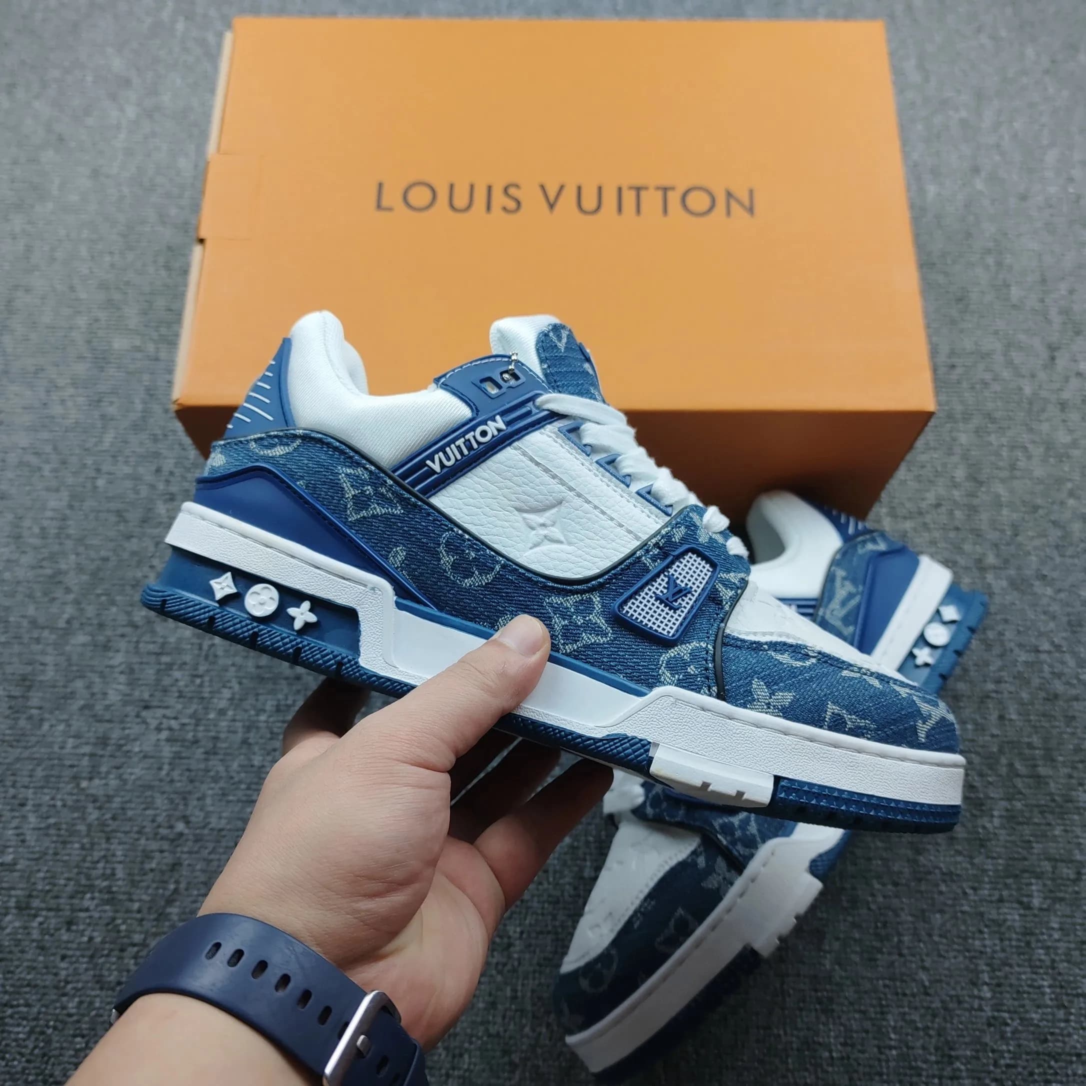 BUNCH OF LV TRAINERS - CNFans Spreadsheet catalog entry