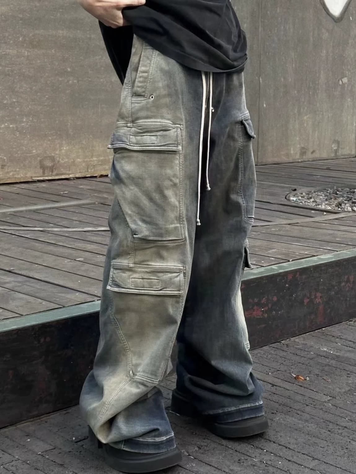Different from the original version RO23SS washed gradient blue mopping flared multi-pocket work jeans on the market - CNFans Spreadsheet catalog entry