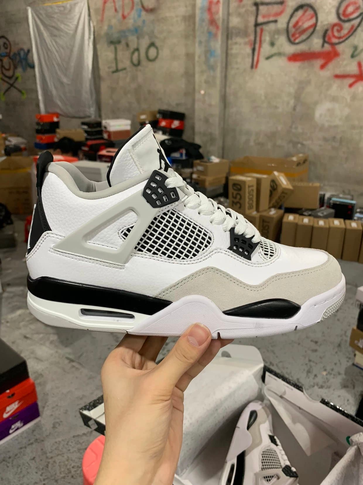 全新出货 乳胶鞋垫全头层Air Jordan 4 Retro "Military Black" 复古篮球鞋 灰白黑 小白水泥 男女同款 乔丹四代 AJ4系列 国外认准版本 - CNFans Spreadsheet catalog entry