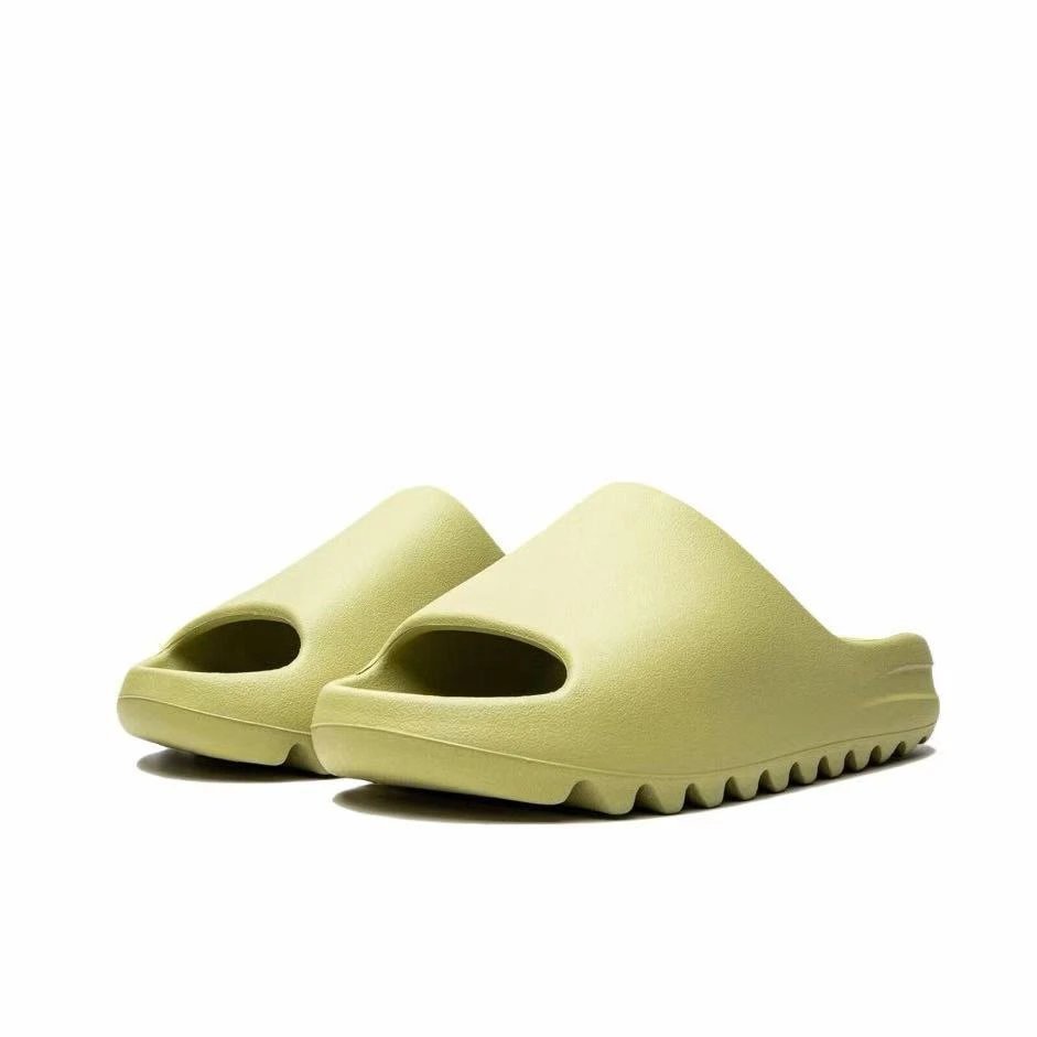 [yeezy]Yeezy slippers, when dragged in one line, feel like stepping on poop (83)