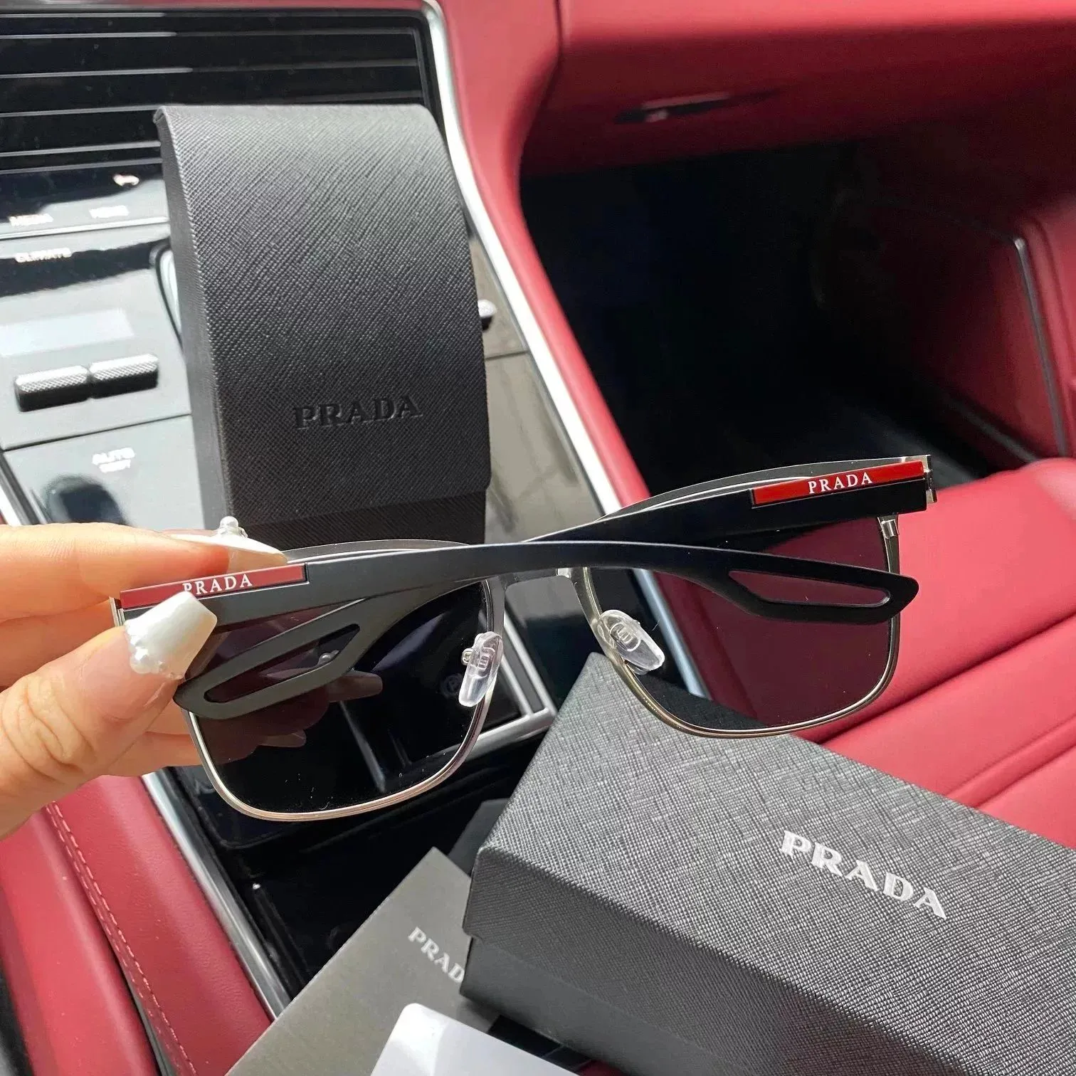 PRADA HIGH QUALITY GLASSES thumbnail 2